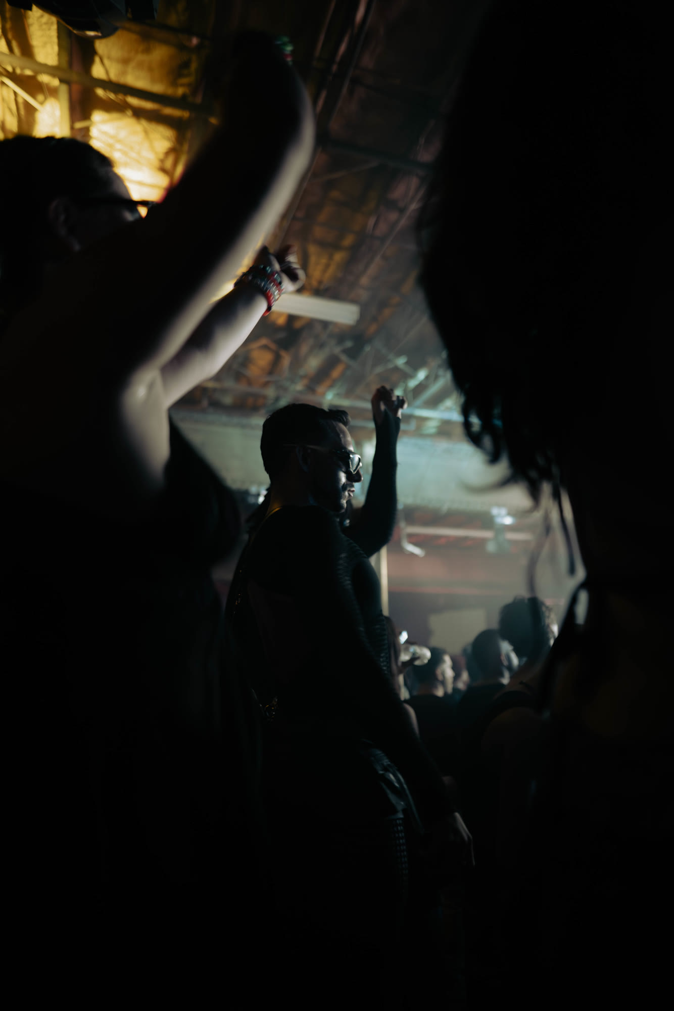 Brainwash crowd and DJ