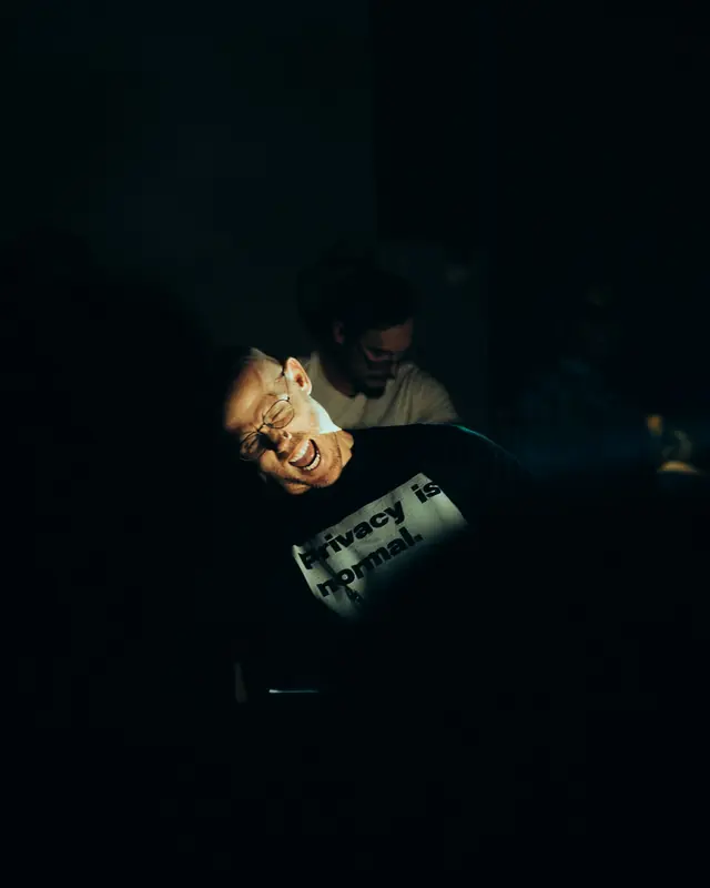 Brainwash crowd and DJ
